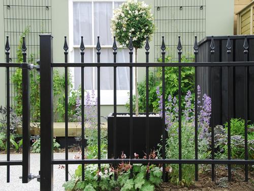 Barbican-Imperial-metal-railings